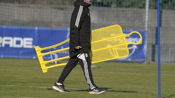 09/02/23   
REAL OVIEDO 
ALVARO CERVERA
ENTRENAMIENTO DEL REAL OVIEDO
 
