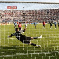 “Mi único partido oficial por la Roja fue en Uruguay; estuve con Salas, es un orgullo”