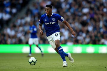 El central colombiano no llegó a triunfar en el Barcelona y decidió marcharse a la Premier League. Mina sigue formando parte de la selección y cuenta con minutos en el Everton.