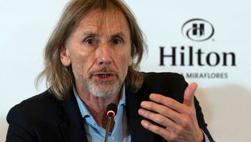 The former coach of the Peruvian national football team, Argentine Ricardo Gareca, offers his final press conference regarding the team, in Lima on July 19, 2022. - The Peruvian Football Federation (FPF) had confirmed on July 16, 2022, that Gareca would not continue directing the Peruvian team after seven years in the post and failing to qualifying for the Qatar 2022 World Cup. (Photo by Cris BOURONCLE / AFP)