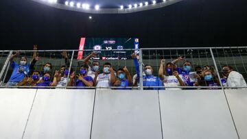 ¿Y Susana? La sana distancia no existió en la entrada del Cruz Azul vs Monterrey