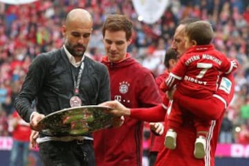 Bayern give Guardiola send-off after he seals third Bundesliga