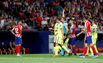 El jugador debutó con el Atlético en casa ante el Getafe. Los rojiblancos ganaron 1-0 pero el brasileño fue expulsado tras 42 minutos de juego por doble amarilla.