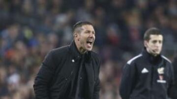 Simeone, gritando en el partido.