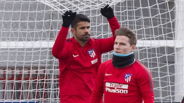 Kevin Gameiro y Diego Costa, durante un entrenamiento del Atlético de Madrid.
