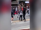 Salvajes en la previa del United-Leeds: batalla campal que avergüenza a Inglaterra