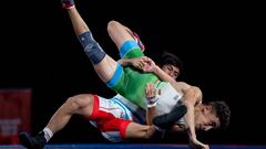 David Almendra se llevó la presea plateada en lucha libre