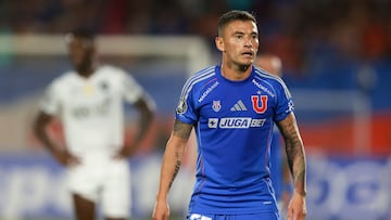 Futbol, Universidad de Chile vs Botafogo.
Fase de grupos, Copa Libertadores 2025.
El jugador de Universidad de Chile Charles Aranguiz es fotografiado durante el partido de copa libertadores por el grupo A contra Botafogo disputado en el estadio Nacional en Santiago, Chile.
02/04/2024
Felipe Zanca/Photosport
Football, Universidad de Chile vs Botafogo.
Group stage, Copa Libertadores 2025.
Universidad de ChileÕs player Charles Aranguiz is pictured during the copa libertadores match for group A against Botafogo at the Nacional stadium in Santiago, Chile.
02/04/2024
Felipe Zanca/Photosport