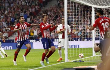 1-0. Antoine Griemzann celebró el primer gol.