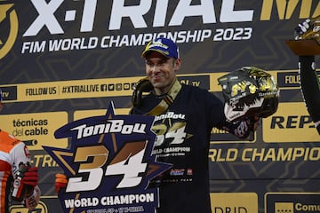 Toni Bou clebra su decimoséptimo título de campeón del mundo de X-Trial.