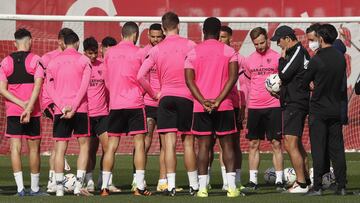 Entrenamiento del Sevilla antes de medirse esta tarde al Barcelona.