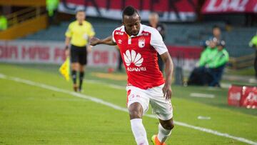 Juan David Valencia durante un partido con Independiente santa Fe en Liga &Aacute;guila I-2018