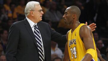 Phil Jackson y Kobe Bryant en un partido contra Los Angeles Clippers.