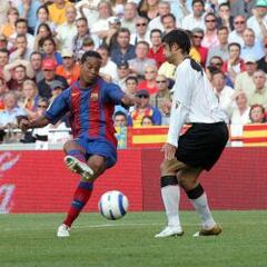 Ronaldinho: "Estuve a punto de ir al United, pero Rosell me llamó"