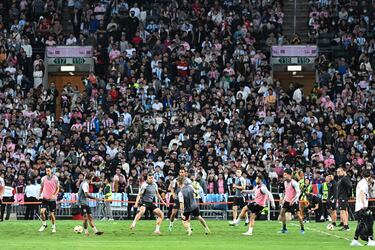 Lionel Messi packs Hong Kong stadium for training session