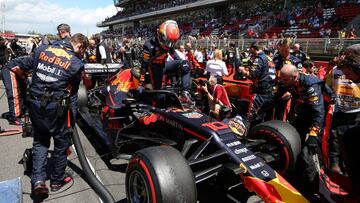 BARCELONA, SPAIN - MAY 12: Pierre Gasly of France and Red Bull Racing prepares to drive on the grid before the F1 Grand Prix of Spain at Circuit de Barcelona-Catalunya on May 12, 2019 in Barcelona, Spain. (Photo by Charles Coates/Getty Images)