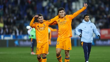 Gonzalo García (a la derecha) celebra con Brahim su gol al Leganés.