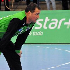 El Cangas recibe al Puerto de Sagunto en un duelo a 'muerte'