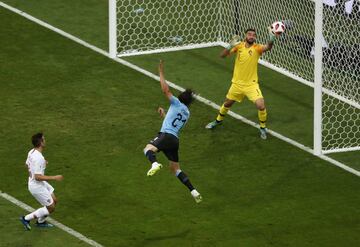1-0. Cavani marcó el primer gol.