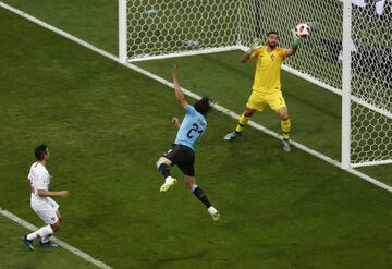 1-0. Cavani marcó el primer gol.