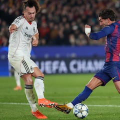 Ferran Torres se pelea entre gigantes