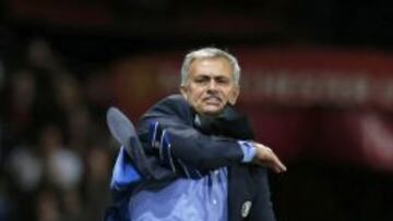 Mourinho, durante el partido ante el Manchester.