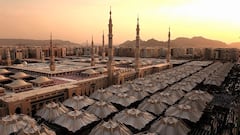 No solo Almeida en Sol: el megaproyecto de Arabia Saudí para combatir el calor con paraguas gigantes