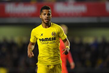 Tras las buenas actuaciones del campeón Mundial Sub-17 con el Mallorca, Villarreal no dudo en sumarlo a su plantilla. Con el Submarino Amarillo entregó muy buenas actuaciones, principalmente en su primera temporada. Al final terminó con una línea estadística de 74 juegos, 18 goles y 15 asistencias.