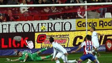 <b>SALVADOR. </b>En el minuto 82, Casillas volvió a ejercer de ángel de la guarda blanca y realizó un paradón milagroso a un cabezazo de Barral que hubiese supuesto el 1-1.