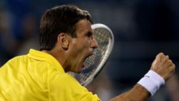 Robredo se medirá a Federer en octavos tras derrotar a Evans