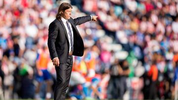 Almeyda culpa al arbitraje y a lesiones de la derrota de Chivas