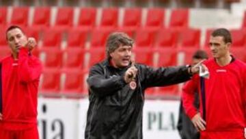 <b>LUCHADO. </b>Al Girona le espera hoy un partido de mucha brega.