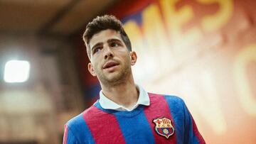 Cesc lo intenta con Sergi Roberto
