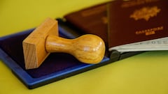 Cómo encontrar vuelos y hoteles baratos de última hora para Semana Santa: apps y webs