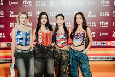El grupo musical E’femme posa durante la alfombra naranja del Benidorm Fest, en el Benidorm Palace, a 28 de enero de 2024, en Benidorm, Alicante, Comunidad Valenciana (España). El Benidorm Fest 2024 se trata de la tercera edición del certamen de RTVE en el que se selecciona la canción que representará a España en el Festival de la Canción de Eurovisión 2024. La final se celebrará el próximo 3 de febrero de 2024 en el Palacio de Deportes L'Illa de Benidorm, contando con dos semifinales previas llevadas a cabo en la misma sede los días 30 de enero y 1 de febrero. Los presentadores de esta edición son Ruth Lorenzo, Marc Calderó y Ana Prada.
29 ENERO 2024;PHOTOCALL;ALFOMBRA;
Roberto Plaza / Europa Press
29/01/2024