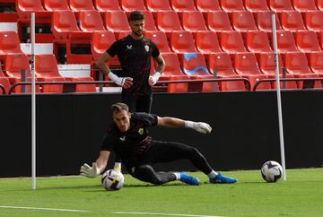 Fernando, en un entrenamiento del Almería.