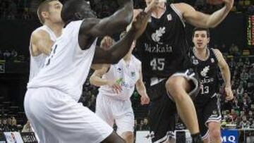 <b>PRÉSTAMO. </b>El Granca jugó con la equipación blanca del Bizkaia.