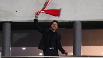 Así celebró Simeone desde el palco la clasificación del Atlético.
