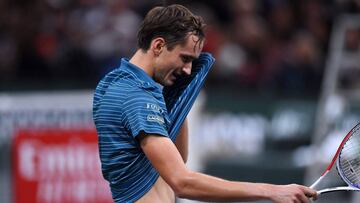 Frenazo para Medvedev, que se despide a la primera en París