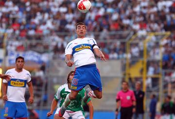 El lateral izquierdo también pasó por Colo Colo y Universidad Católica. En la UC destacó más que en los albos, aunque su partida a la U cambió la relación con los hinchas. 