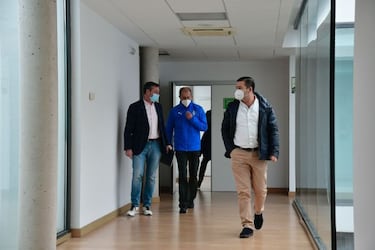 El club respalda a Solabarrieta entre protestas de la afición