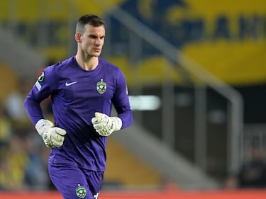 Altura: 1,91 m | Pie: derecho | Sin club desde: 01/07/24 | Valor de mercado: 700.000 euros | Último club: PFC Ludogorets