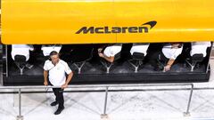 Gil de Ferran, en el muro de McLaren. 