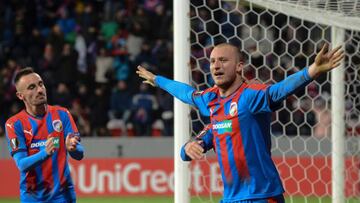 Plzen&#039;s Michael Krmencik celebrates after scoring during the Europa League Round of 32 second leg football match between FC Viktoria Plzen and Partizan Belgrade on February 22, 2018 in Plzen.  / AFP PHOTO / Michal Cizek