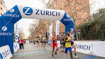 Entrada a meta de la Zurich Maratón de Sevilla 2023.
