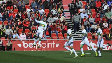 Iv&aacute;n S&aacute;nchez celebra su gol al Mallorca