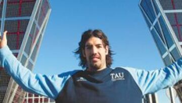Luis Scola.