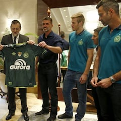 Presidente del Gobierno español recibe camiseta del Chapecoense