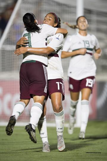 México le pasó por encima a la selección de Trinidad y Tobago y le anotó y ganó 4 goles por 1; Charlyn Corral se hizo presente en el marcador con 2 anotaciones.