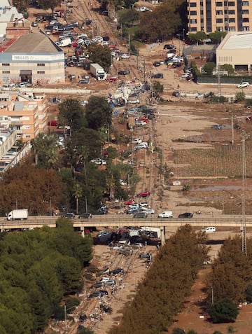 Vista aérea de la una zona afectada por las fuertes lluvias que provocaron inundaciones en Valencia.